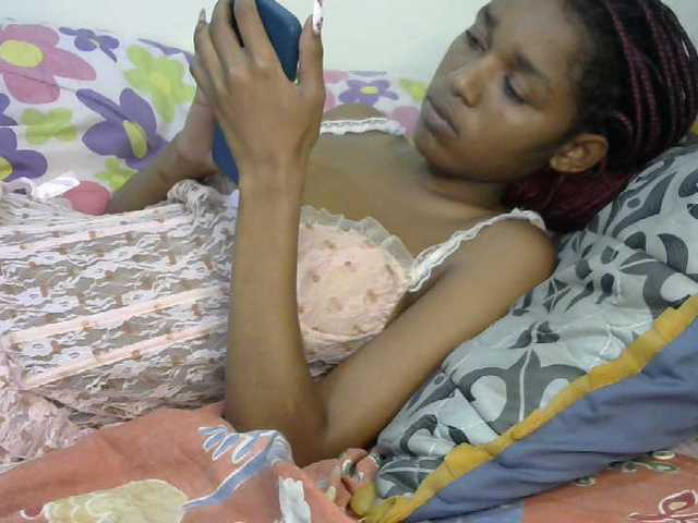 Truegirl2 live cam on BongaCams