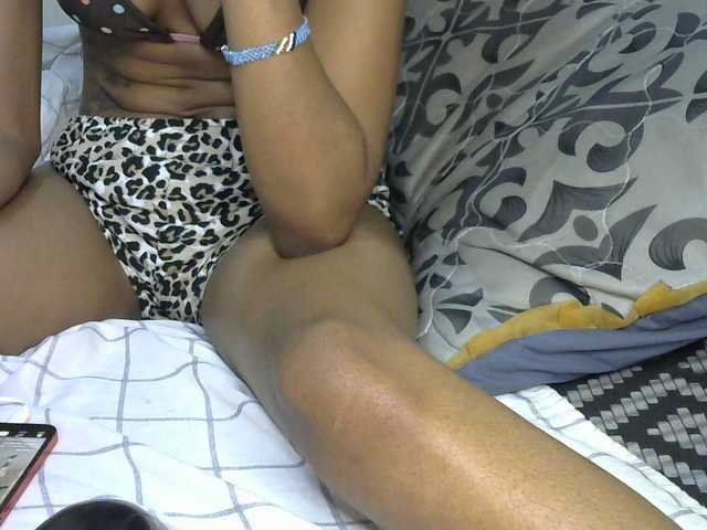 Truegirl2 live cam on BongaCams