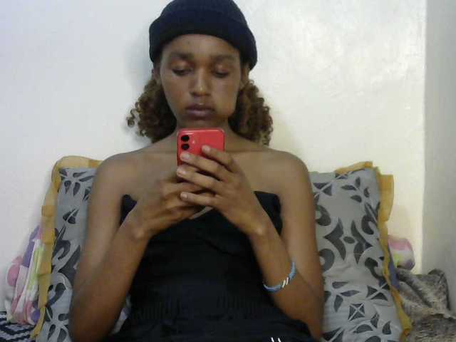 Truegirl2 live cam on BongaCams