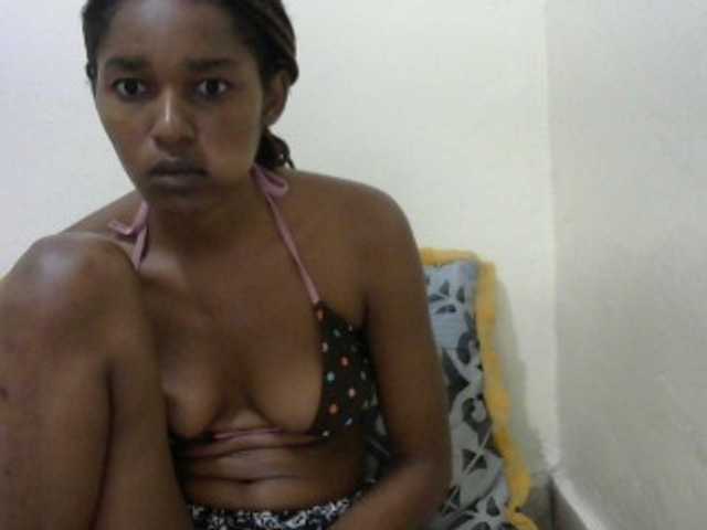Truegirl2 live cam on BongaCams