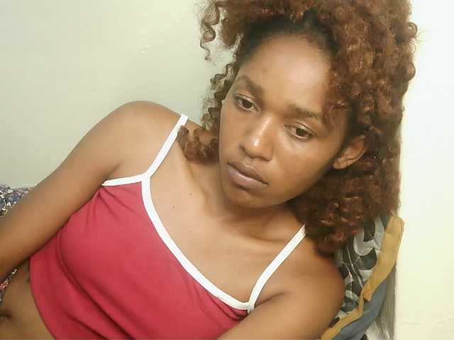 Truegirl2 live cam preview