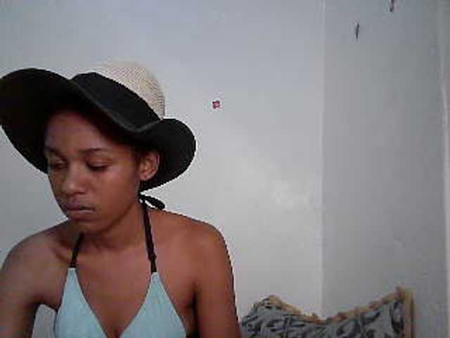 Truegirl2 live cam on BongaCams
