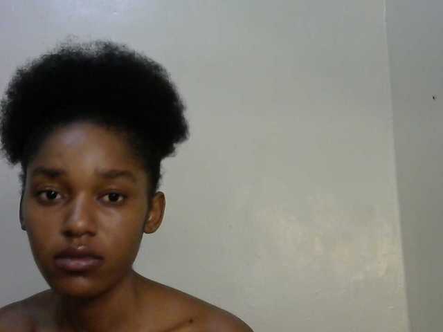 Truegirl2 live cam on BongaCams