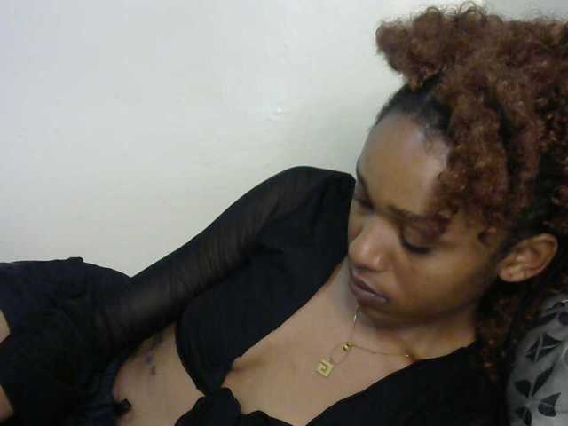 Truegirl2 live cam on BongaCams
