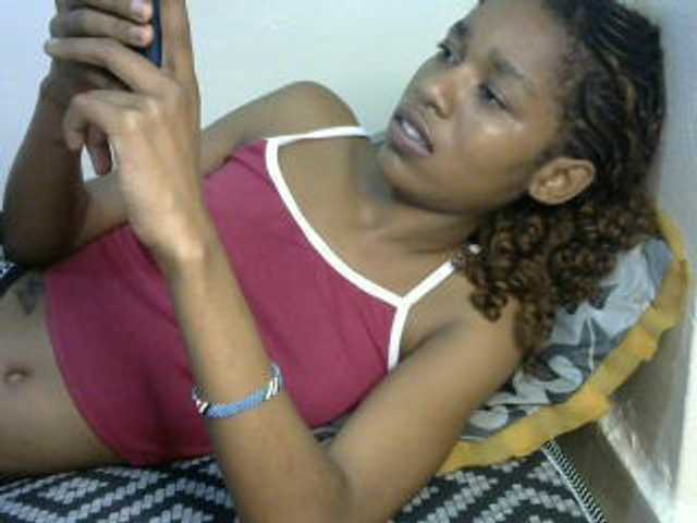 Truegirl2 live cam on BongaCams