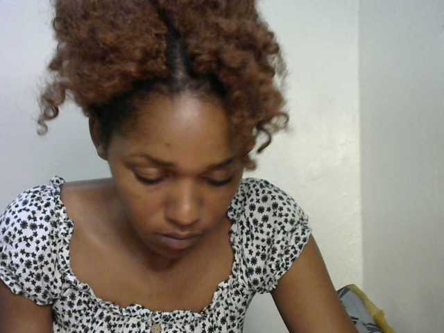 Truegirl2 live cam on BongaCams