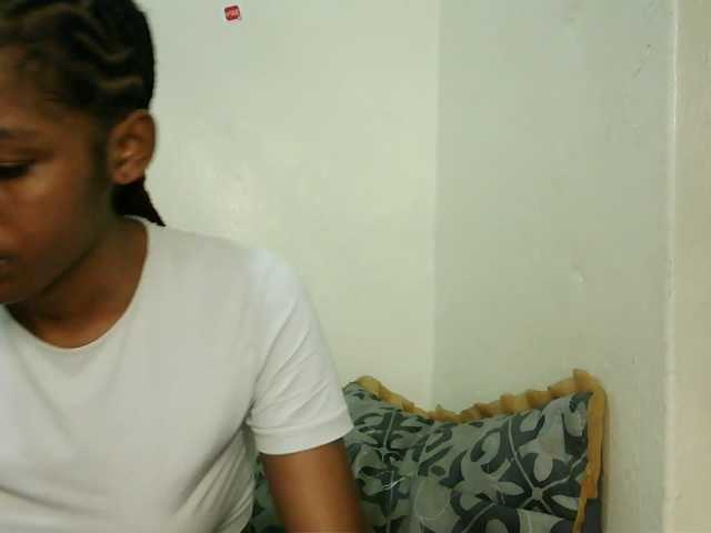 Truegirl2 live cam on BongaCams