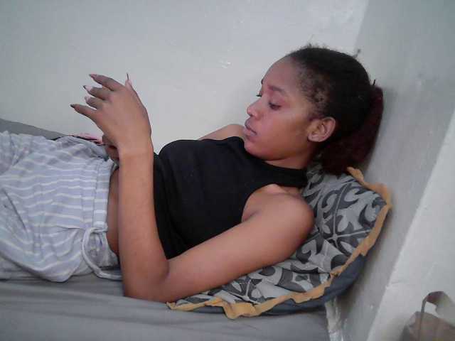 Truegirl2 live cam on BongaCams