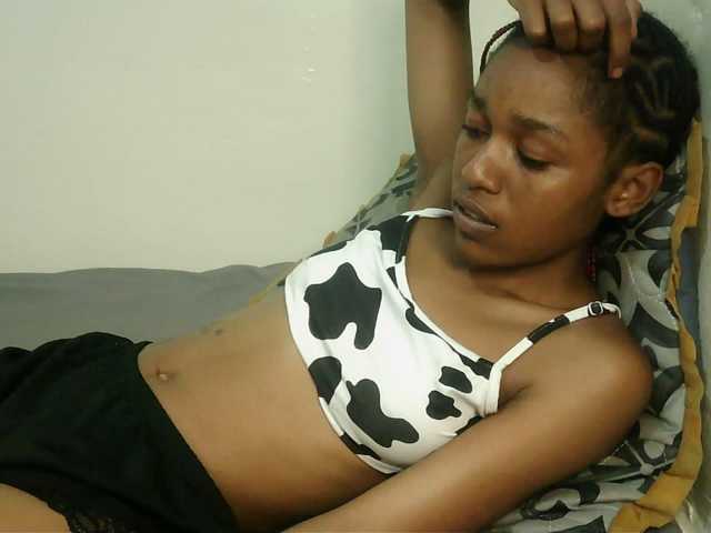 Truegirl2 live cam on BongaCams