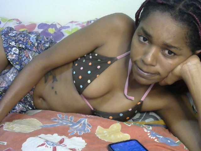 Truegirl2 live cam on BongaCams