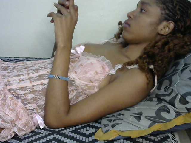Truegirl2 live cam on BongaCams