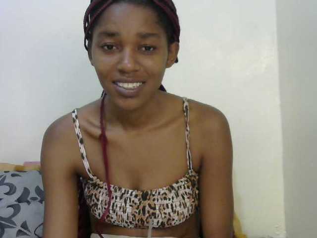 Truegirl2 live cam on BongaCams