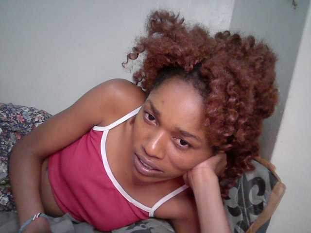 Truegirl2 live cam on BongaCams