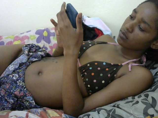 Truegirl2 live cam on BongaCams