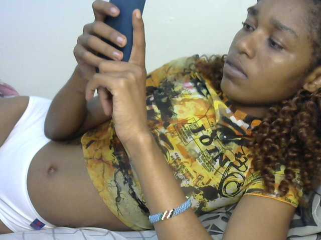 Truegirl2 live cam on BongaCams