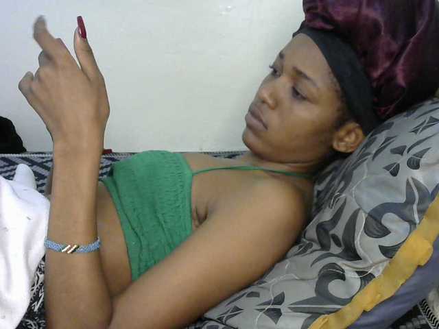 Truegirl2 live cam on BongaCams