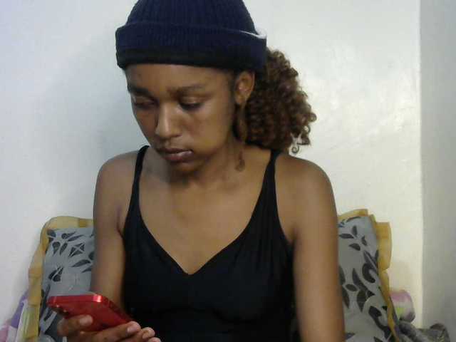 Truegirl2 live cam on BongaCams