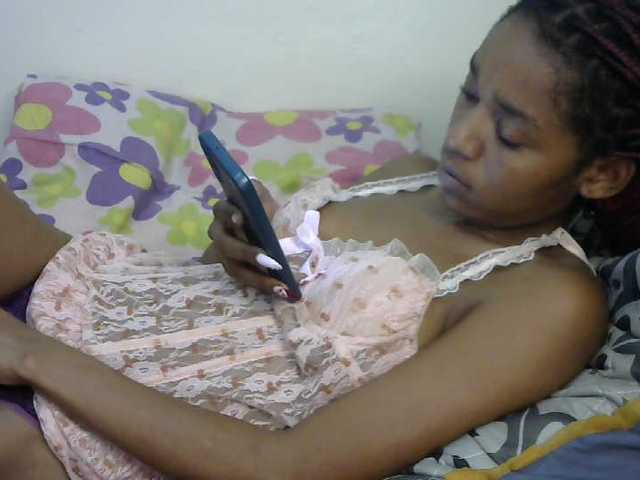 Truegirl2 live cam on BongaCams