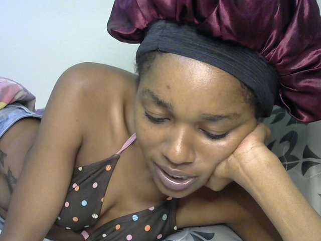 Truegirl2 live cam on BongaCams