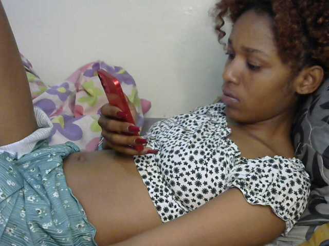 Truegirl2 live cam on BongaCams
