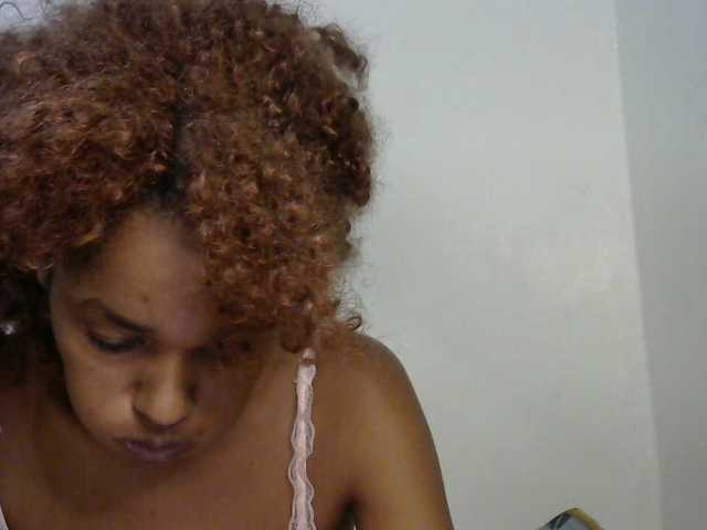 Truegirl2 live cam on BongaCams