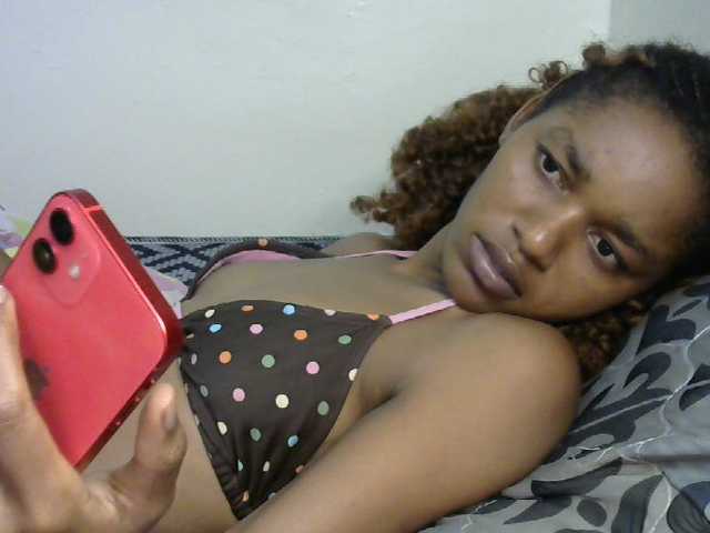 Truegirl2 live cam on BongaCams