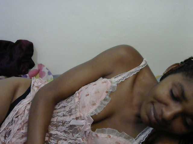 Truegirl2 live cam on BongaCams