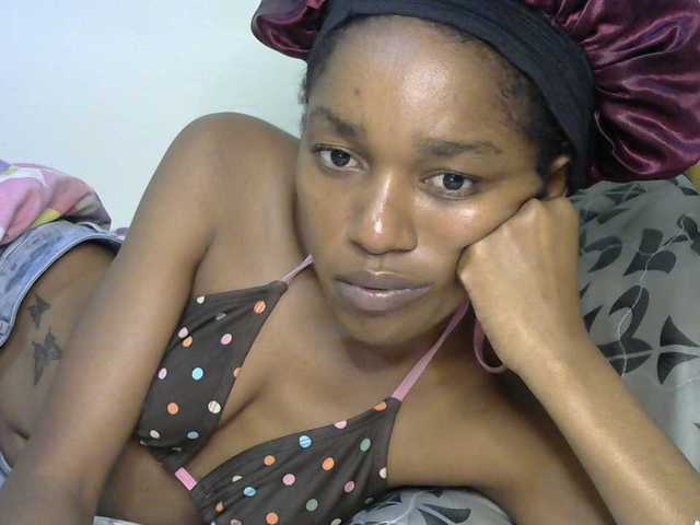 Truegirl2 live cam on BongaCams