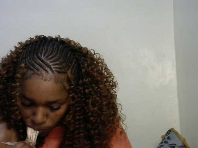 Truegirl2 live cam on BongaCams
