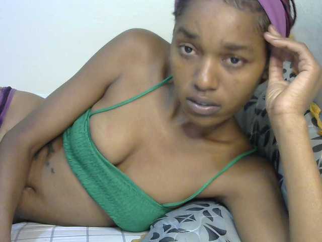 Truegirl2 live cam on BongaCams