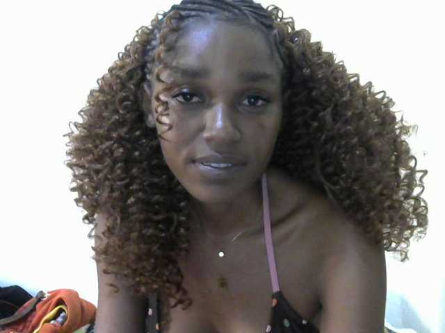 Truegirl2 live cam on BongaCams