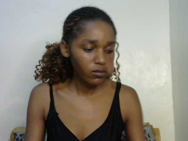Truegirl2 live cam on BongaCams