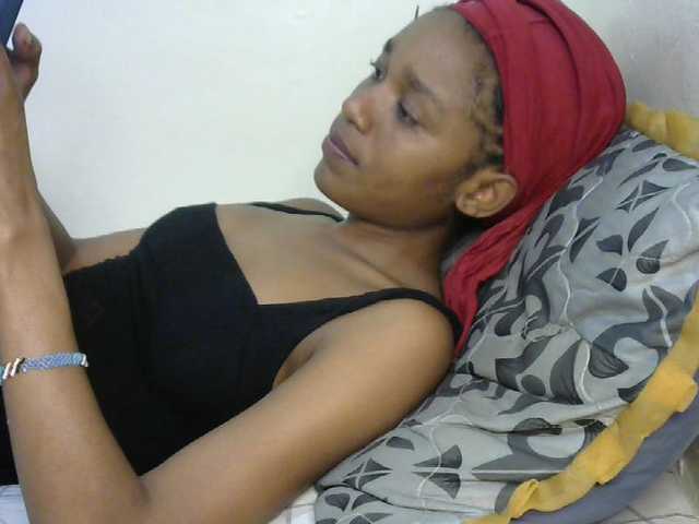 Truegirl2 live cam on BongaCams