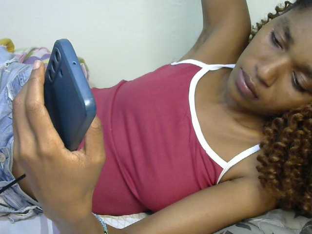 Truegirl2 live cam on BongaCams