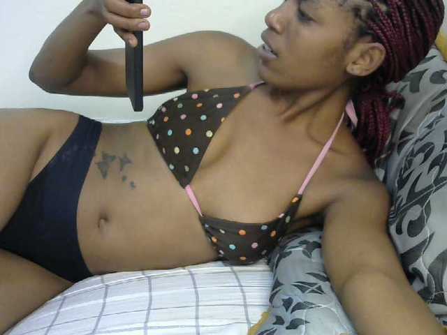 Truegirl2 live cam on BongaCams