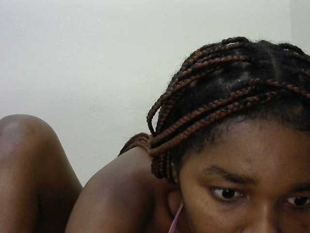 Truegirl2 live cam on BongaCams