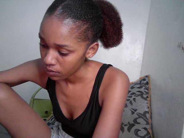 Truegirl2 live cam on BongaCams