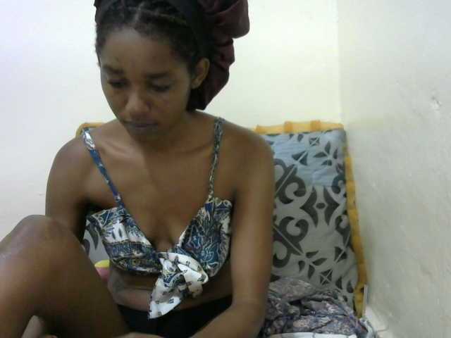 Truegirl2 live cam on BongaCams