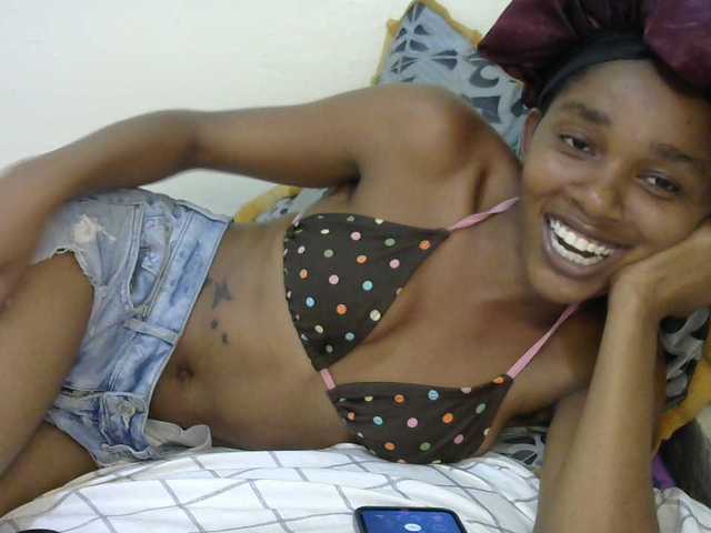 Truegirl2 live cam on BongaCams