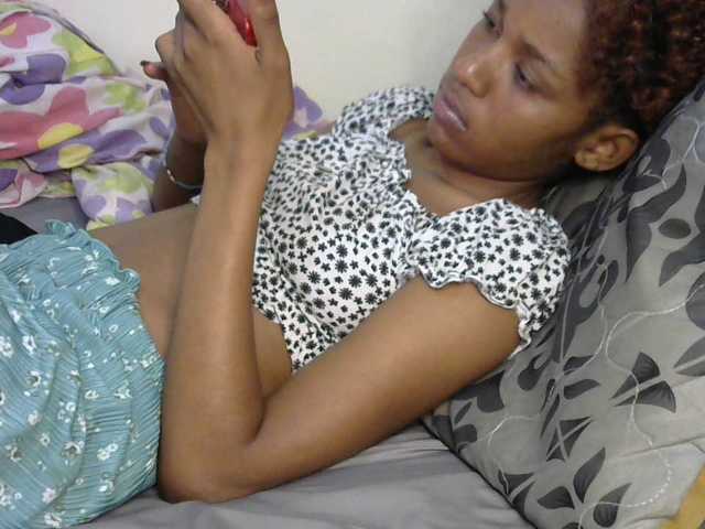 Truegirl2 live cam on BongaCams