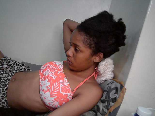 Truegirl2 live cam on BongaCams
