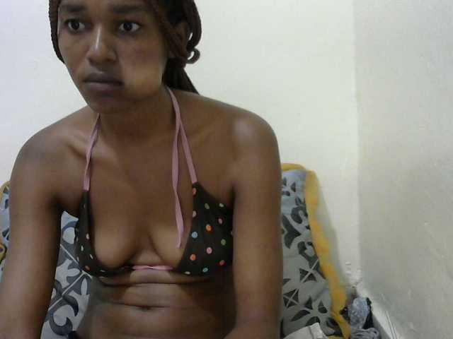 Truegirl2 live cam on BongaCams