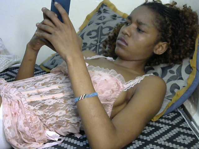 Truegirl2 live cam on BongaCams