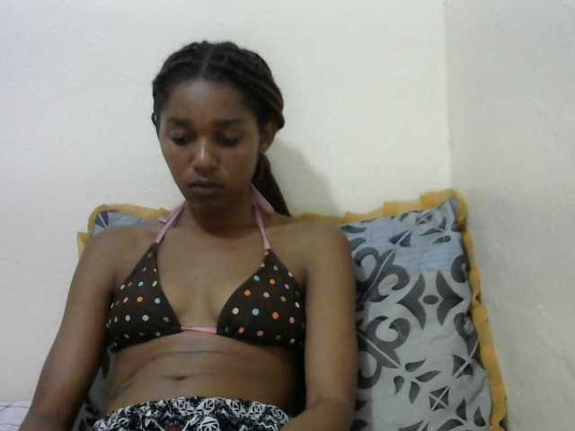 Truegirl2 live cam on BongaCams