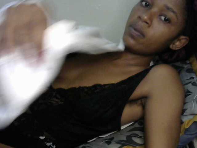 Truegirl2 live cam on BongaCams