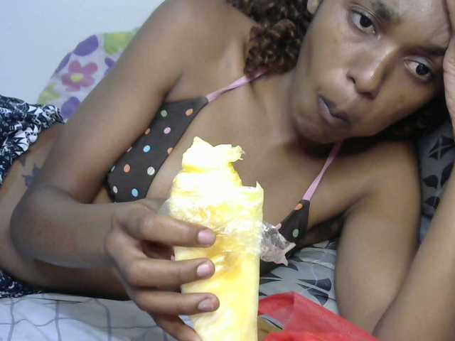 Truegirl2 live cam on BongaCams
