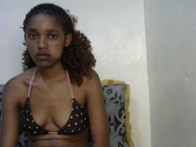 Truegirl2 live cam