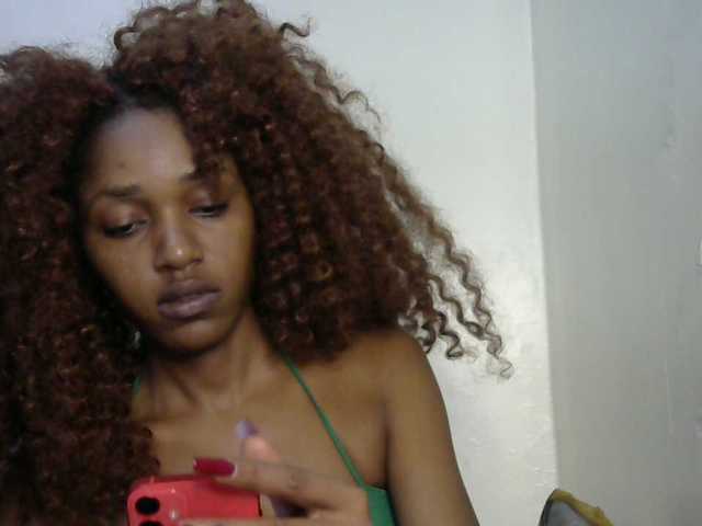 Truegirl2 live cam on BongaCams