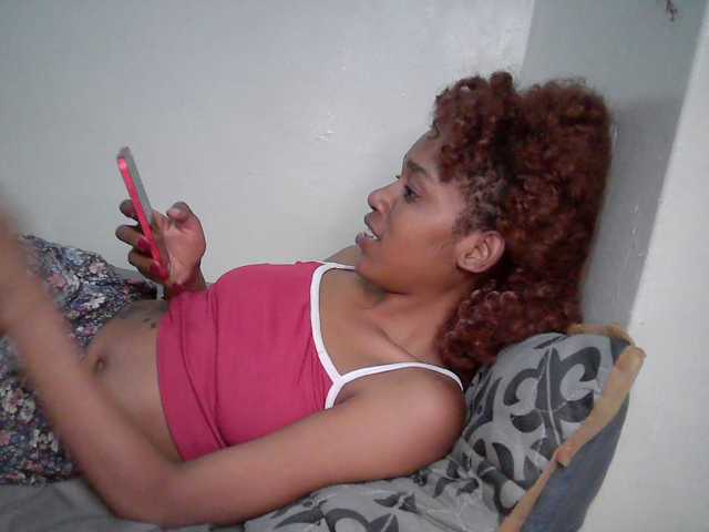 Truegirl2 live cam on BongaCams