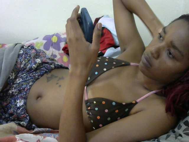 Truegirl2 live cam on BongaCams